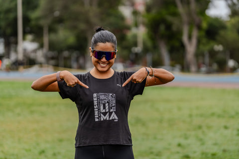 Polo Finisher Media Maratón de Lima 116° Dryfit Negro - Mujer